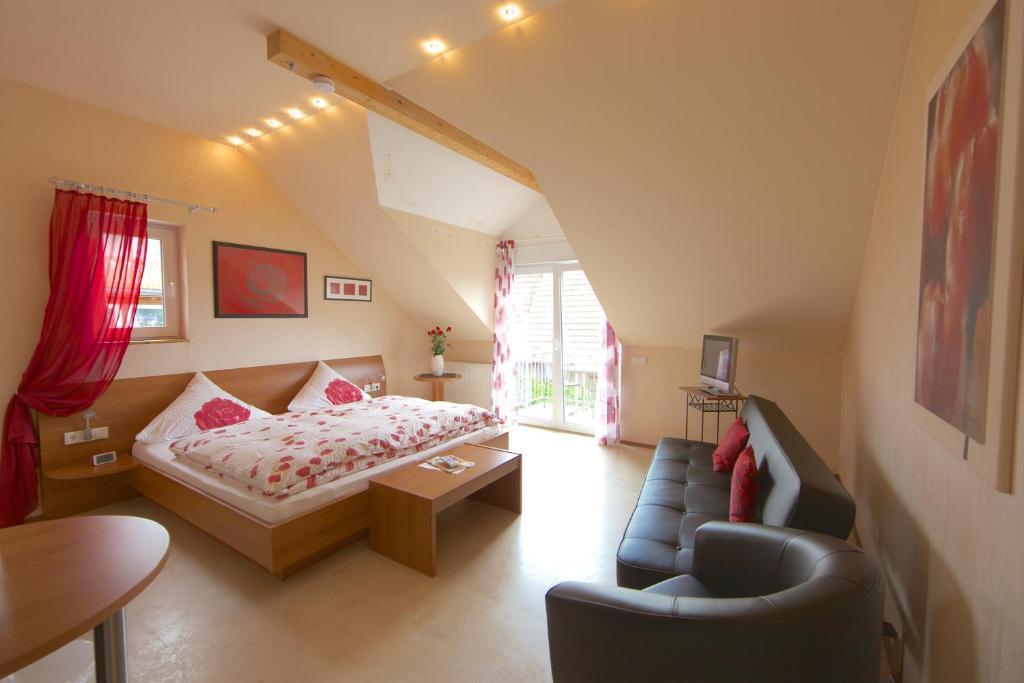 Kleines Landhaus Wendel Hotel Kapellen-Drusweiler Bagian luar foto